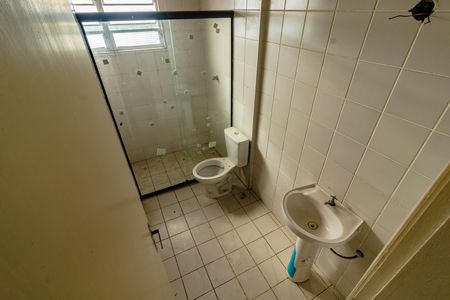 Banheiro de apartamento à venda com 1 quarto, 48m² em Vila do Encontro, São Paulo