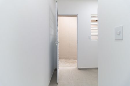 Entrada  de casa para alugar com 2 quartos, 70m² em Vila Moraes, São Paulo