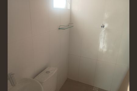 Casa para alugar com 60m², 2 quartos e 1 vaga Casa para alugar com 60m², 2 quartos e 1 vagaBanheiro