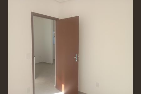 Casa para alugar com 60m², 2 quartos e 1 vaga Casa para alugar com 60m², 2 quartos e 1 vagaQuarto