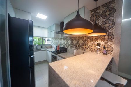Cozinha de apartamento à venda com 2 quartos, 92m² em Vila Castela, Nova Lima