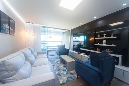 Sala de TV de apartamento à venda com 2 quartos, 92m² em Vila Castela, Nova Lima