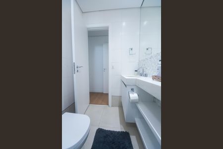 banheiro suite de apartamento à venda com 2 quartos, 92m² em Vila Castela, Nova Lima