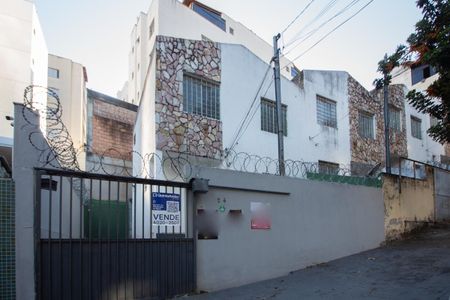 Plaquinha Instalada de casa à venda com 3 quartos, 97m² em Manacás, Belo Horizonte