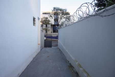 Garagem de casa à venda com 3 quartos, 97m² em Manacás, Belo Horizonte
