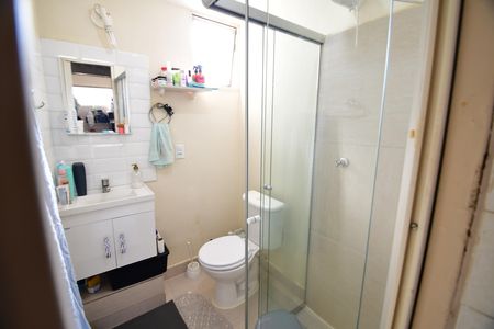 Banheiro de kitnet/studio à venda com 1 quarto, 37m² em Cambuí, Campinas