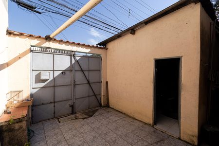 Garagem de casa à venda com 2 quartos, 120m² em Vila Rosaria, São Paulo