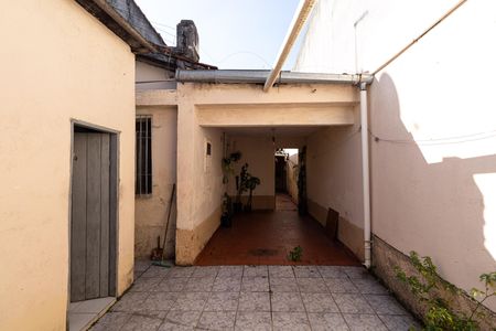 Garagem de casa à venda com 2 quartos, 120m² em Vila Rosaria, São Paulo