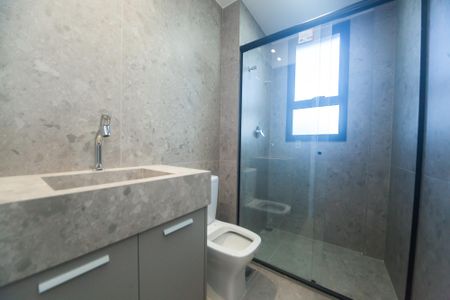 Apartamento para alugar com 66m², 2 quartos e 1 vaga Apartamento para alugar com 66m², 2 quartos e 1 vagaBanheiro da suíte
