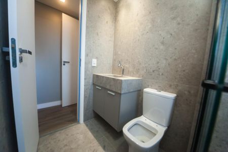 Apartamento para alugar com 66m², 2 quartos e 1 vaga Apartamento para alugar com 66m², 2 quartos e 1 vagaBanheiro da suíte