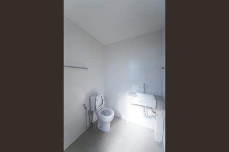 Banheiro de kitnet/studio para alugar com 1 quarto, 40m² em Vale do Sereno, Nova Lima