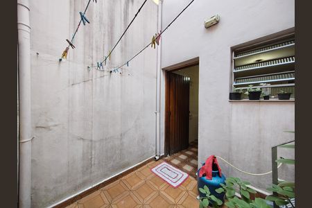 Casa para alugar com 106m², 2 quartos e 1 vaga Casa para alugar com 106m², 2 quartos e 1 vagaQuintal