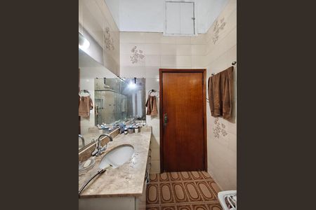 Casa para alugar com 106m², 2 quartos e 1 vaga Casa para alugar com 106m², 2 quartos e 1 vagaBanheiro