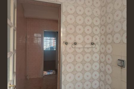 Casa para alugar com 120m², 2 quartos e 1 vaga Casa para alugar com 120m², 2 quartos e 1 vagaBanheiro