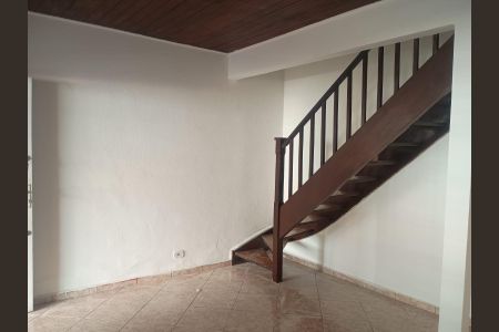 Casa para alugar com 2 quartos, 120m² em Vila Santo Estefano, São Paulo