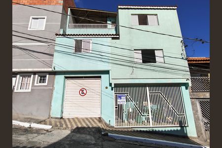 Casa para alugar com 70m², 2 quartos e sem vaga Casa para alugar com 70m², 2 quartos e sem vagaFachada