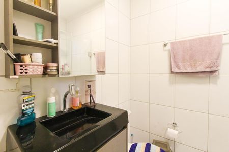 Banheiro de casa de condomínio para alugar com 2 quartos, 70m² em Estância Velha, Canoas