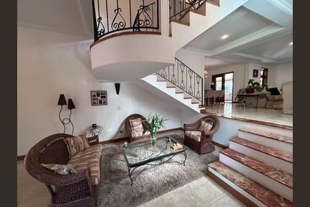 Casa à venda com 619m², 4 quartos e 4 vagas