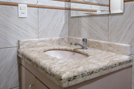 Casa para alugar com 70m², 2 quartos e sem vagaBanheiro social