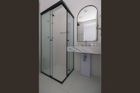 Banheiro de kitnet/studio à venda com 1 quarto, 22m² em Pinheiros, São Paulo