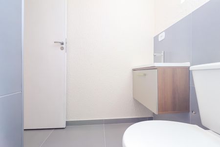 Apartamento à venda com 55m², 2 quartos e sem vaga Apartamento à venda com 55m², 2 quartos e sem vagaBanheiro