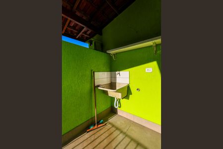 Área de Serviço de casa para alugar com 2 quartos, 80m² em Jardim Record, Taboão da Serra