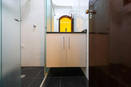 Banheiro de casa para alugar com 2 quartos, 80m² em Jardim Record, Taboão da Serra