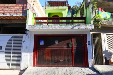 Fachada de casa para alugar com 2 quartos, 80m² em Jardim Record, Taboão da Serra