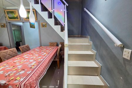 Casa para alugar com 180m², 3 quartos e 2 vagas Casa para alugar com 180m², 3 quartos e 2 vagasSala