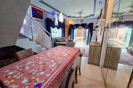 Casa para alugar com 180m², 3 quartos e 2 vagas Casa para alugar com 180m², 3 quartos e 2 vagasSala