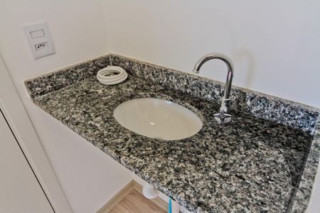 Apartamento para alugar com 33m², 2 quartos e sem vaga Apartamento para alugar com 33m², 2 quartos e sem vagaBanheiro