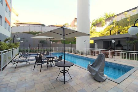 Apartamento para alugar com 33m², 2 quartos e sem vaga Apartamento para alugar com 33m², 2 quartos e sem vagaÁrea comum - Piscina