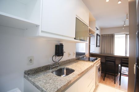 Cozinha de apartamento para alugar com 1 quarto, 62m² em Itaim Bibi, São Paulo