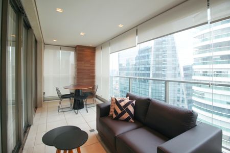 Varanda de apartamento para alugar com 1 quarto, 62m² em Itaim Bibi, São Paulo