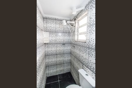 Banheiro de apartamento para alugar com 2 quartos, 45m² em Conjunto Habitacional Presidente Castelo Branco, Carapicuíba