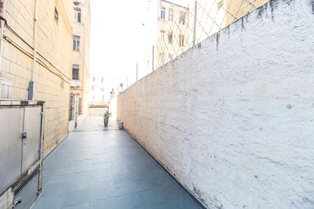 Entrada de apartamento para alugar com 2 quartos, 45m² em Conjunto Habitacional Presidente Castelo Branco, Carapicuíba