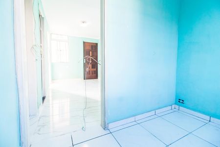 Quarto 2 de apartamento para alugar com 2 quartos, 45m² em Conjunto Habitacional Presidente Castelo Branco, Carapicuíba