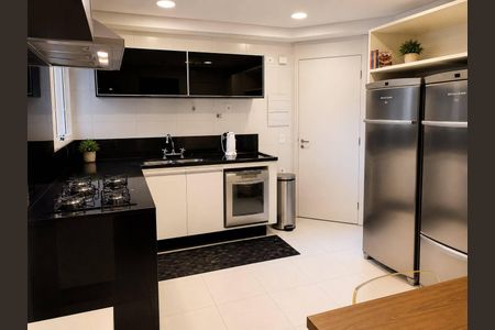 Apartamento para alugar com 150m², 3 quartos e 3 vagas Apartamento para alugar com 150m², 3 quartos e 3 vagasCozinha