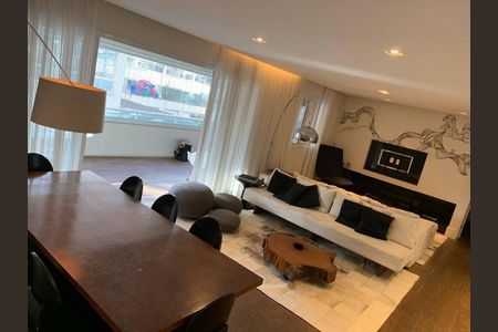Apartamento para alugar com 150m², 3 quartos e 3 vagas Apartamento para alugar com 150m², 3 quartos e 3 vagasSala
