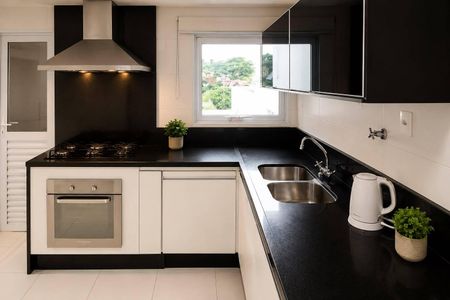 Cozinha de apartamento para alugar com 3 quartos, 150m² em Vila Gertrudes, São Paulo