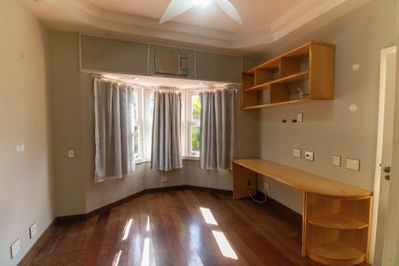 Casa para alugar com 257m², 3 quartos e 4 vagas Casa para alugar com 257m², 3 quartos e 4 vagasSuíte 2