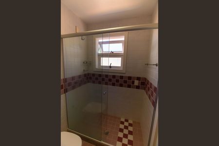 Casa para alugar com 257m², 3 quartos e 4 vagas Casa para alugar com 257m², 3 quartos e 4 vagasBanheiro da Suíte 2
