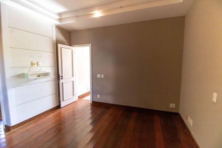 Casa para alugar com 257m², 3 quartos e 4 vagas Casa para alugar com 257m², 3 quartos e 4 vagasSuíte 3