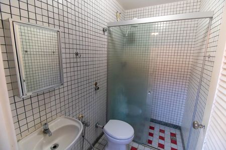 Casa para alugar com 257m², 3 quartos e 4 vagas Casa para alugar com 257m², 3 quartos e 4 vagasBanheiro de serviço
