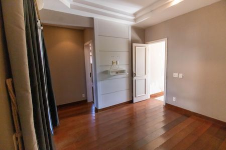Casa para alugar com 257m², 3 quartos e 4 vagas Casa para alugar com 257m², 3 quartos e 4 vagasSuíte 3