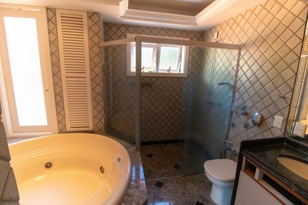 Casa para alugar com 257m², 3 quartos e 4 vagas Casa para alugar com 257m², 3 quartos e 4 vagasBanheiro da Suíte 3