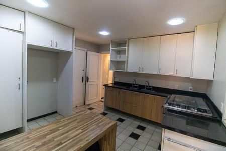 Casa para alugar com 257m², 3 quartos e 4 vagas Casa para alugar com 257m², 3 quartos e 4 vagasCozinha