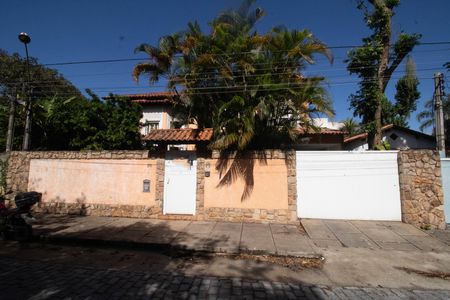 Fachada de casa para alugar com 3 quartos, 257m² em Itacoatiara, Niterói