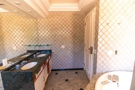 Casa para alugar com 257m², 3 quartos e 4 vagas Casa para alugar com 257m², 3 quartos e 4 vagasBanheiro da Suíte 3