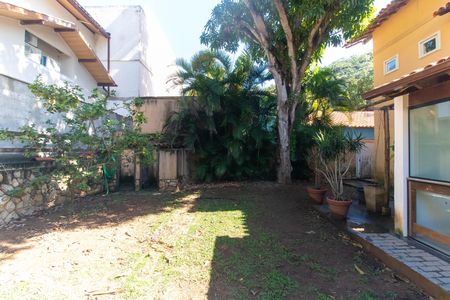 Casa para alugar com 257m², 3 quartos e 4 vagas Casa para alugar com 257m², 3 quartos e 4 vagasÁrea externa